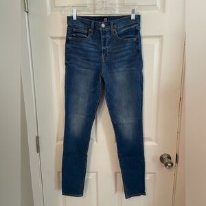 GAP medium wash high waisted skinny jeans, size 6.